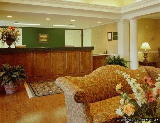 Baymont By Wyndham Lakeland Interior photo